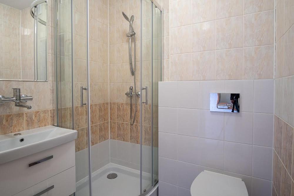 Koga Apartment Устка Екстериор снимка