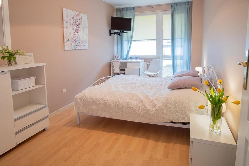 Koga Apartment Устка Екстериор снимка